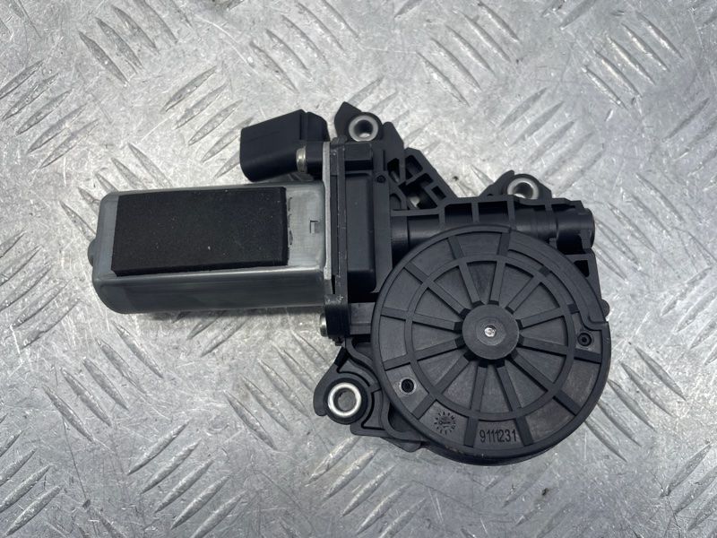 Привідний блок дверей лівий 4F0837059 Audi A8 Audi A6, Audi A7, Audi A8, Audi Q7, Audi RS7, Audi S6, Audi S7, Audi S8, Audi SQ7