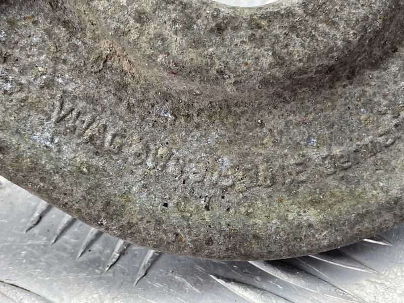Рычаг задней подвески поперечный верхний 8W0505361E Audi A4 Allroad