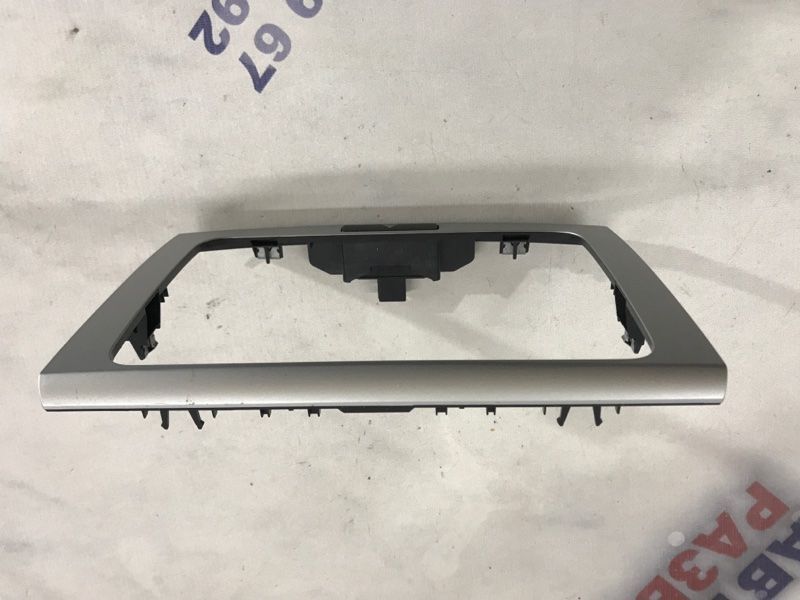 Рамка магнітоли 3AA858069H Volkswagen CC