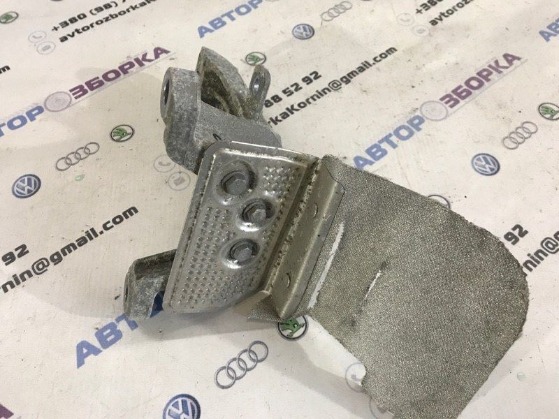 Опора двигателя правая 4G0199308C Audi A7 Audi A4, Audi A5, Audi A6, Audi A7, Audi A8, Audi Q5, Audi S4, Audi S5, Audi SQ5