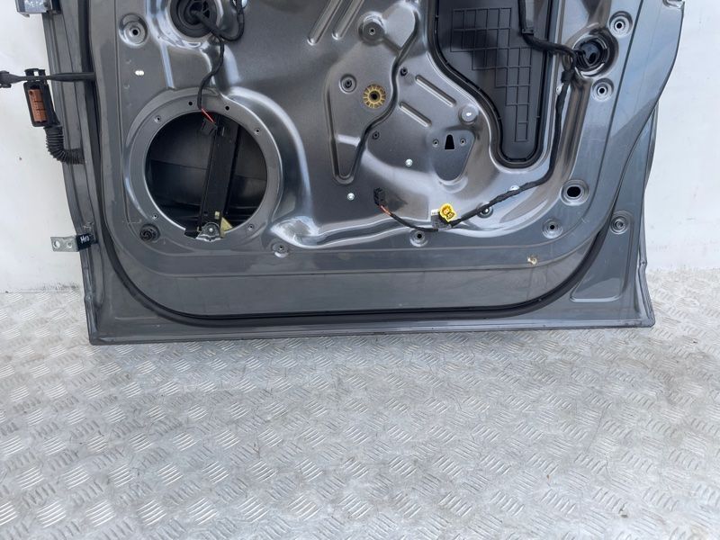 Двері 8R0831052E Audi Q5