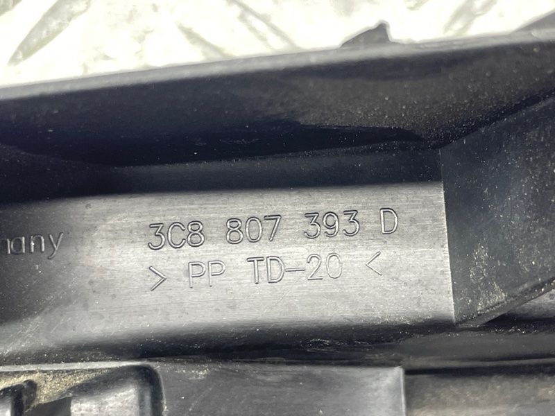 Направляюча заднього бампера ліва 3C8807393D Volkswagen CC Volkswagen CC