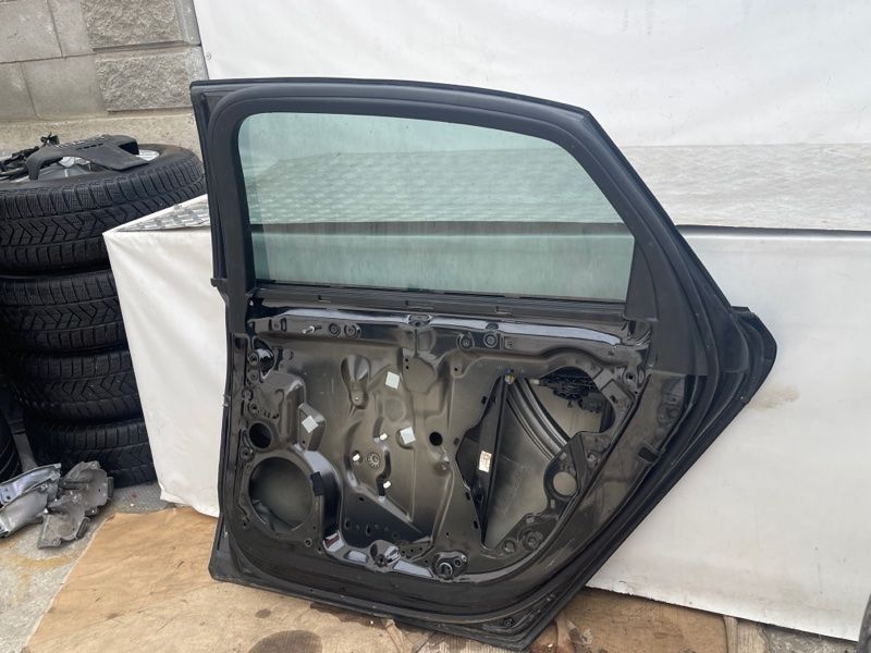 Двері 4H4833052D Audi A8