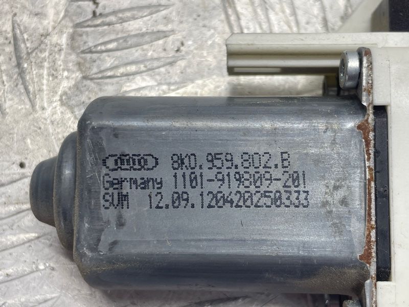 Мотор склопідйомника 8K0959802B Audi A7
