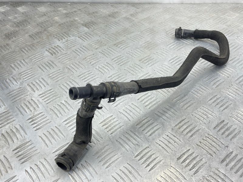Шланг системи охолодження 7L8121073D Audi Q7