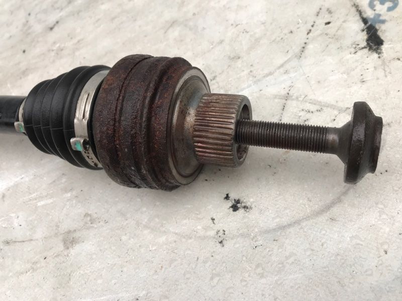 Полуось 8K0501203M Audi A4