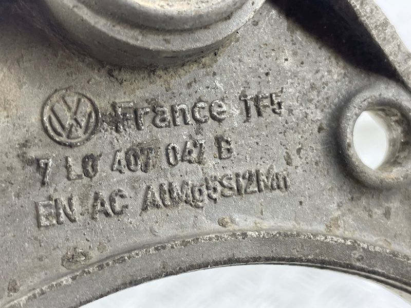 Важіль підвіски 7L0407047B Audi Q7