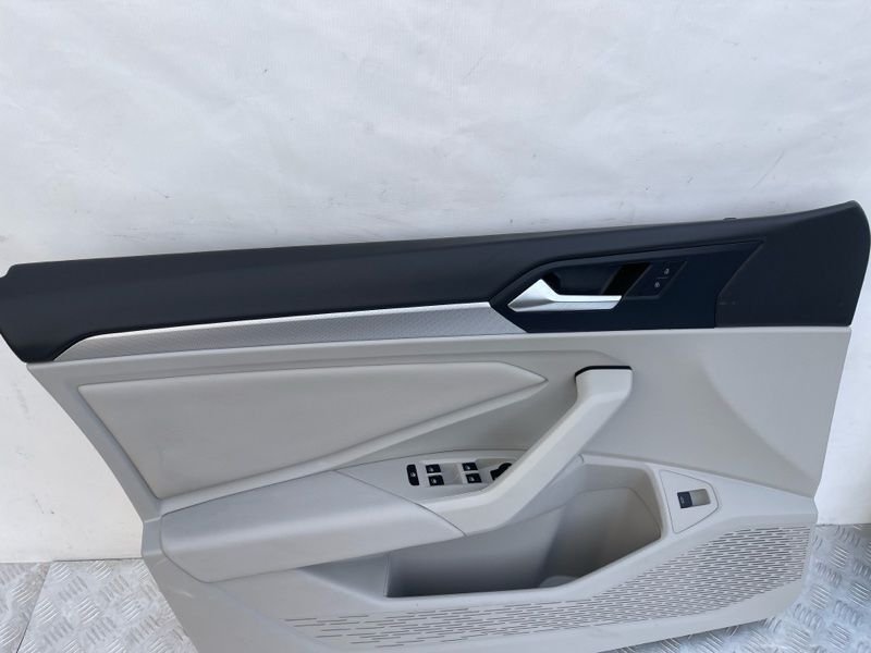 Обшивка дверей 17B867011MRRX Volkswagen Jetta