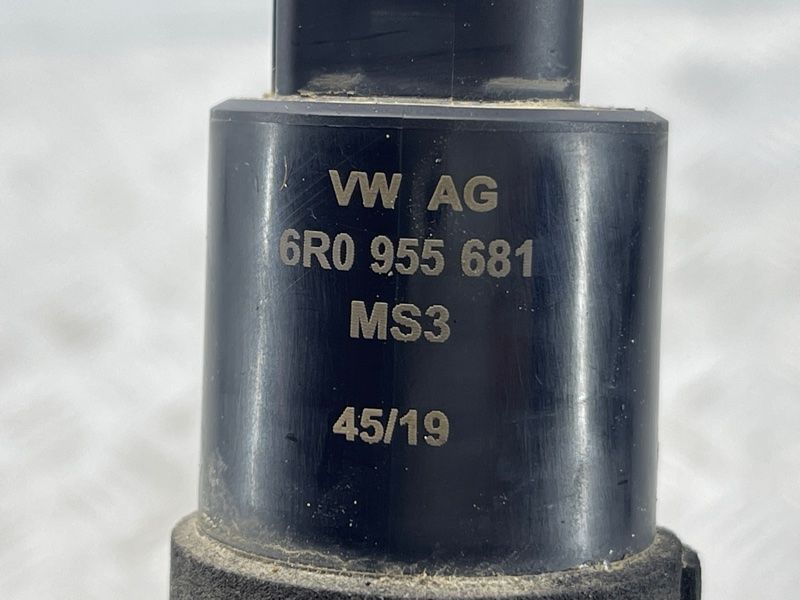 Насос омивача 6R0955681 Audi A6