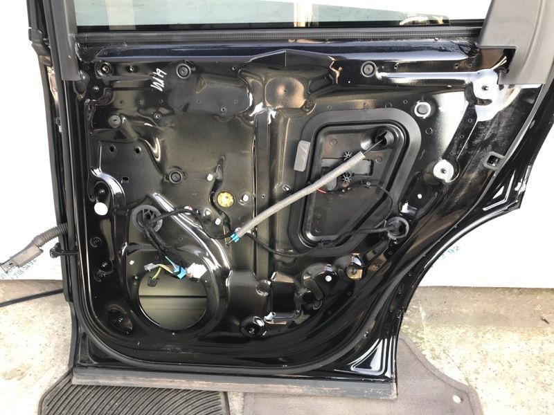 Дверь 4M0833052E Audi Q7