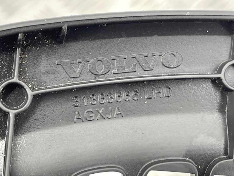 Накладка приладової панелі Volvo XC90