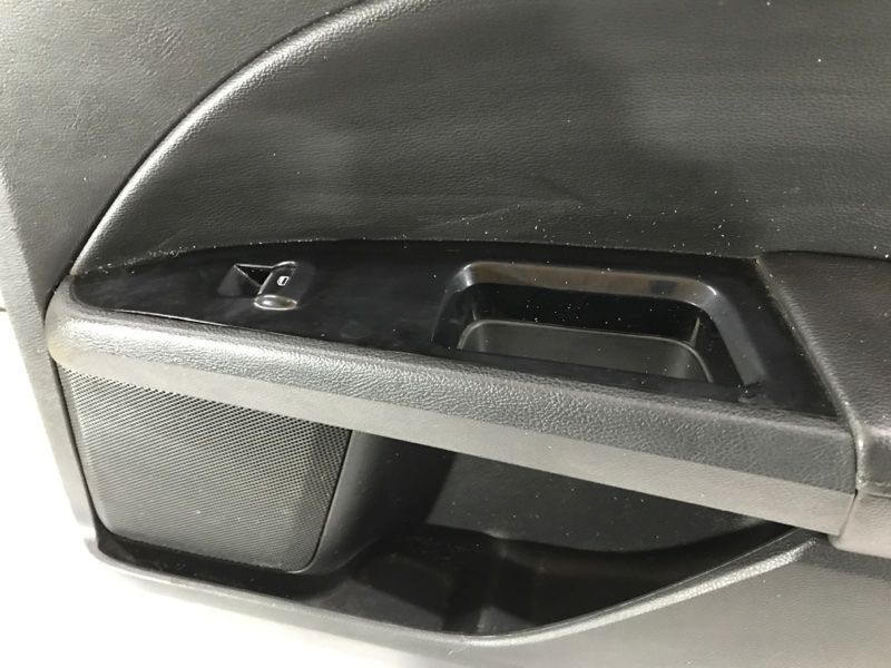 Обшивка дверей Ford Fusion