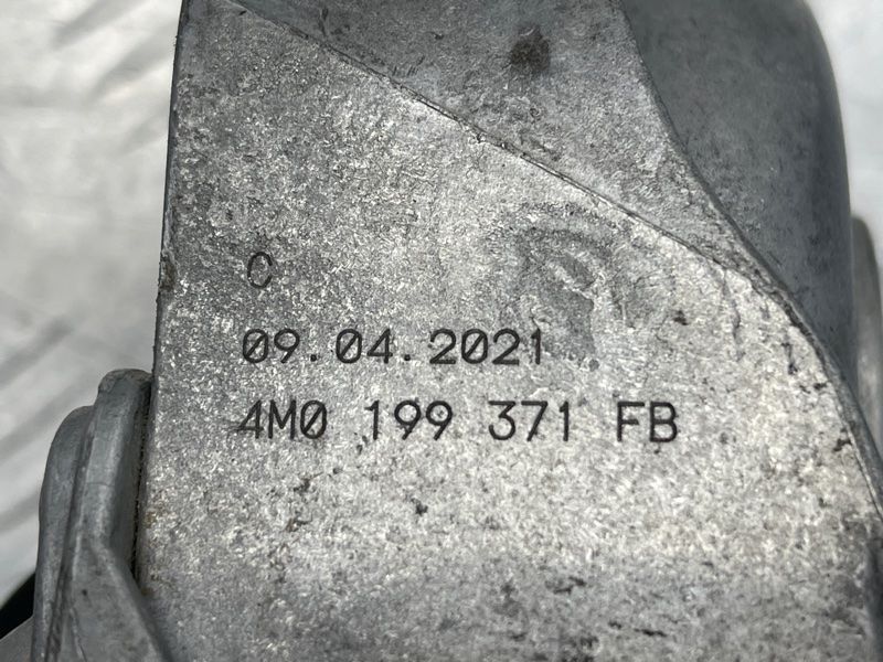 Опора / Подушка двигателя 4M0199371FF Audi Q5
