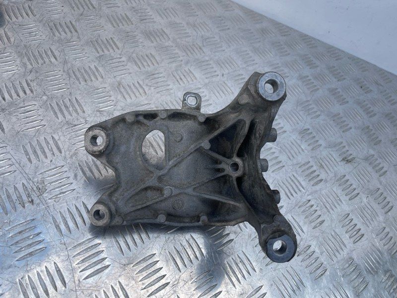 Опора двигуна права 4M0199308AS Audi Q7 Audi Q7