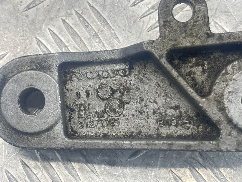 Кронштейн коробки передач 31277781 Volvo XC60
