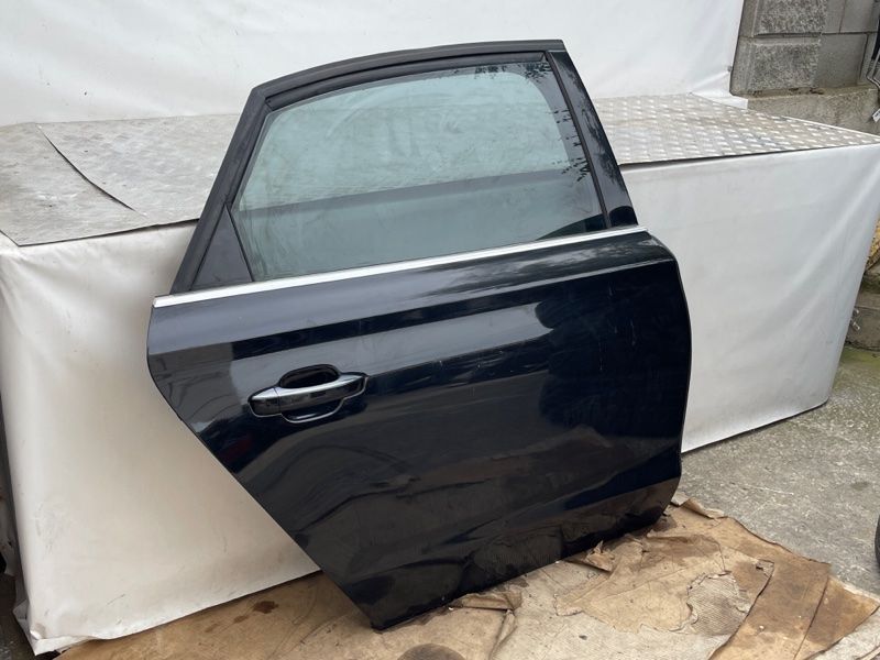 Двері 4H4833052D Audi A8