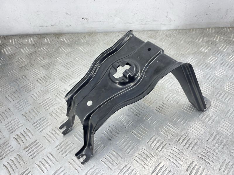 Кріплення запасного колеса 8W0802715A Audi A4 Allroad