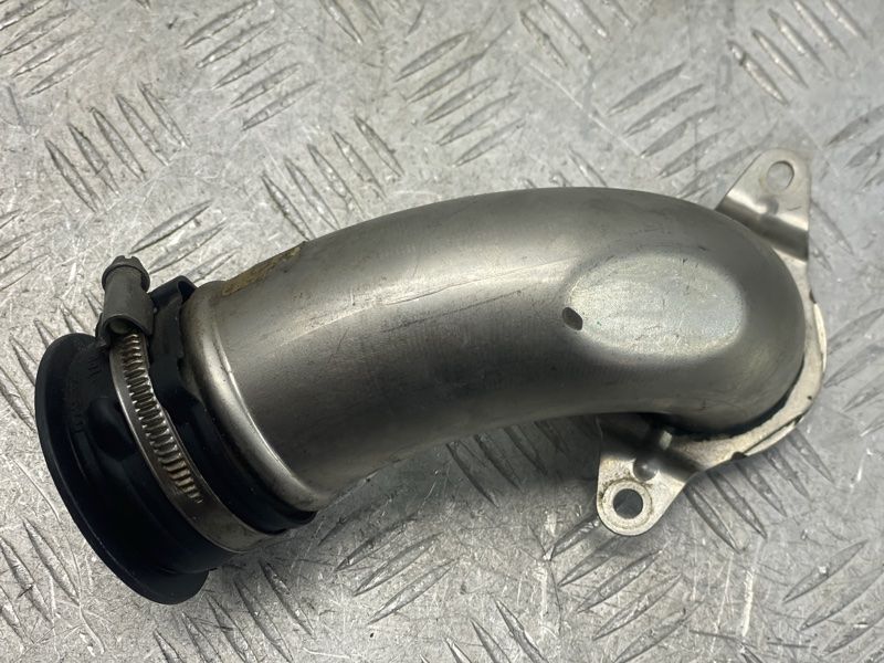 Водяная труба Audi S7