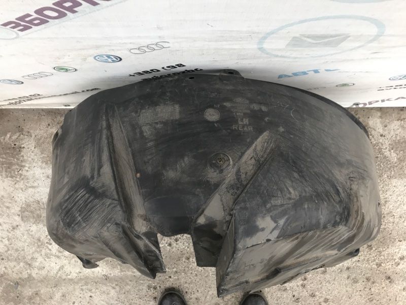 Подкрылок AA8Z7428371A Ford Flex