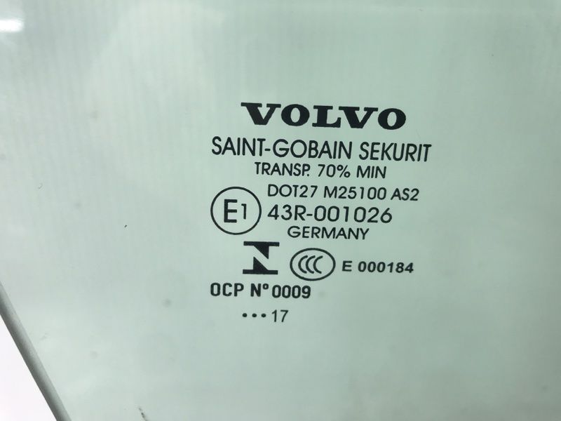 Скло дверей Volvo XC60
