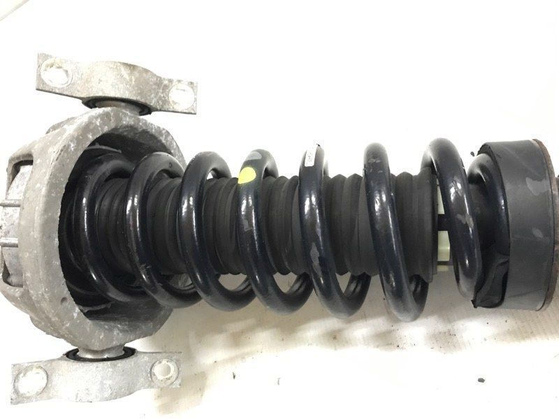 Стійка амортизатора в зборі з пружиною 7L8513029K Audi Q7