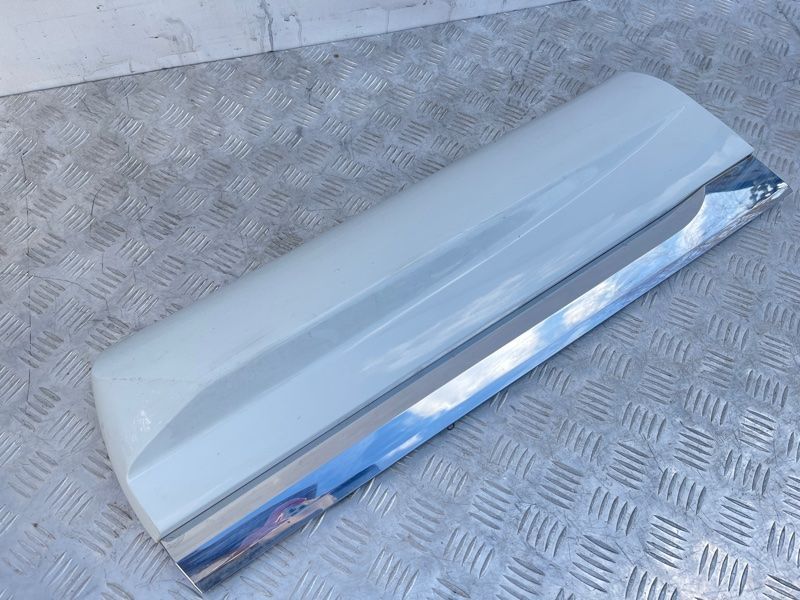 Накладка двери 7P6854950J Volkswagen Touareg