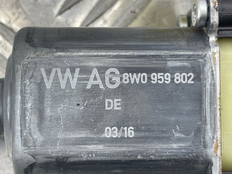 Мотор склопідйомника 8W0959802 Audi Q7