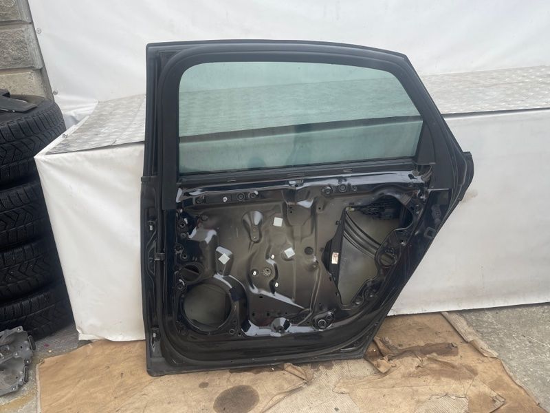 Двері 4H4833052D Audi A8