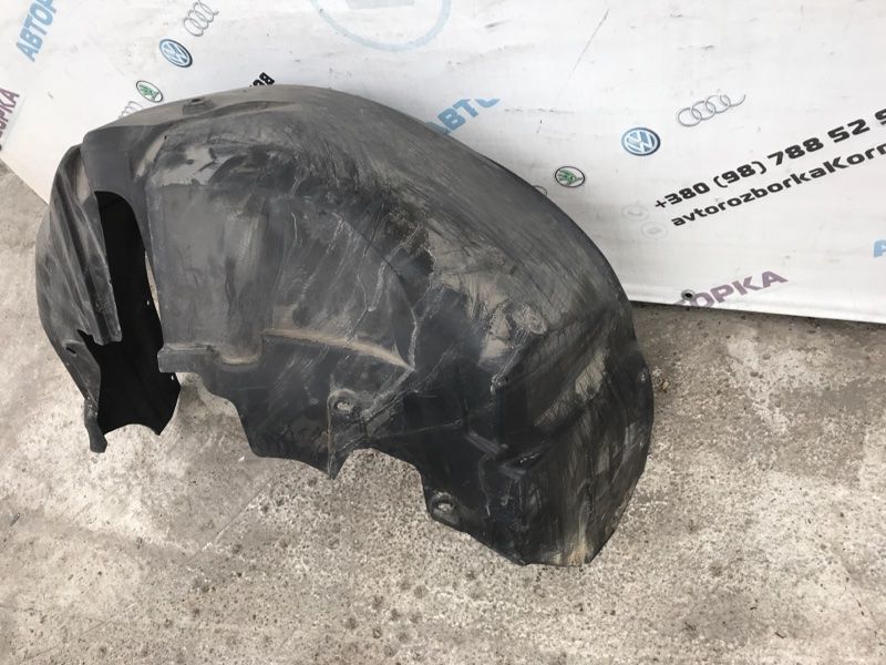 Подкрылок AA8Z7428371A Ford Flex