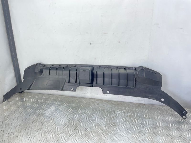 Накладка радіатора 8R0807081A Audi Q5