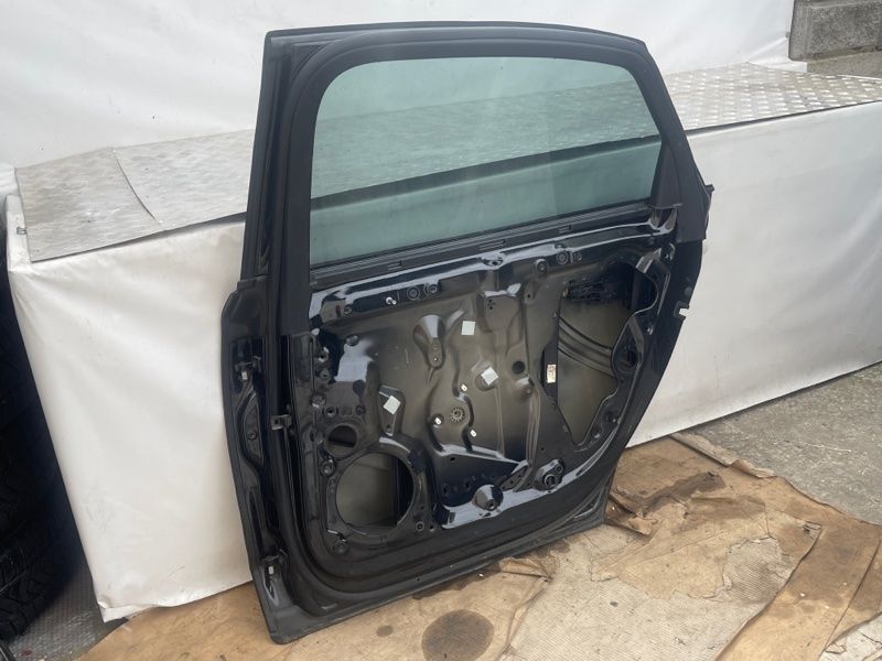 Двері 4H4833052D Audi A8