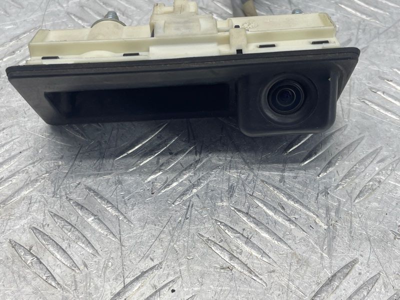 Кнопка замка кришки багажника з камерою 5N0827566AA Audi Q3