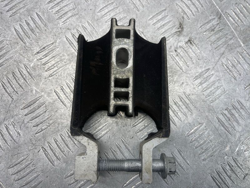 Опора двигателя левая 31330594 Volvo XC90 Volvo S60, Volvo S90, Volvo V60, Volvo V60 Cross Country, Volvo V90, Volvo V90 Cross Country, Volvo XC60, Volvo XC90