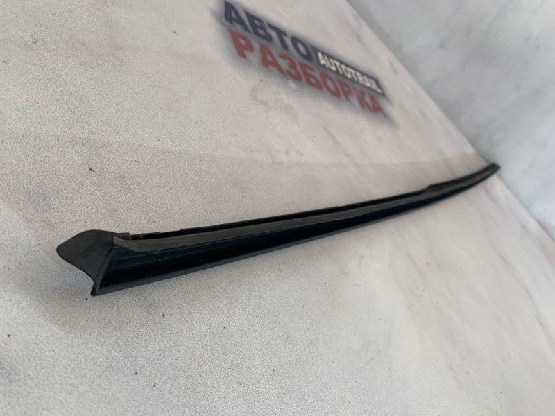 Молдинг скла 4G8854327 Audi A7