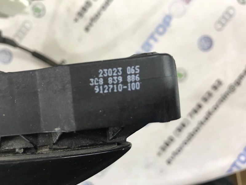 Кронштейн ручки 3C8839886 Volkswagen CC