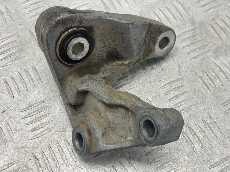 Кронштейн опори КП F2G36P093BB Ford Edge