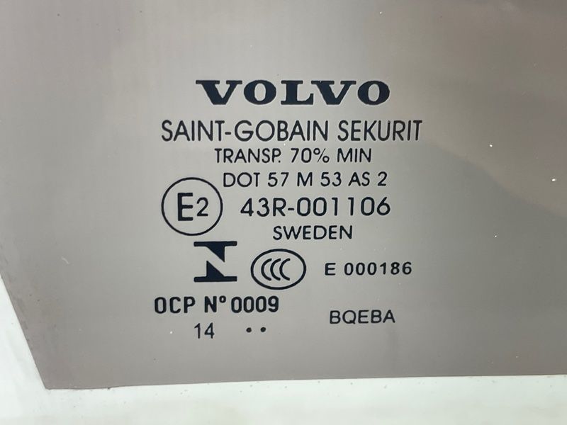 Скло дверей 31352945 Volvo XC90