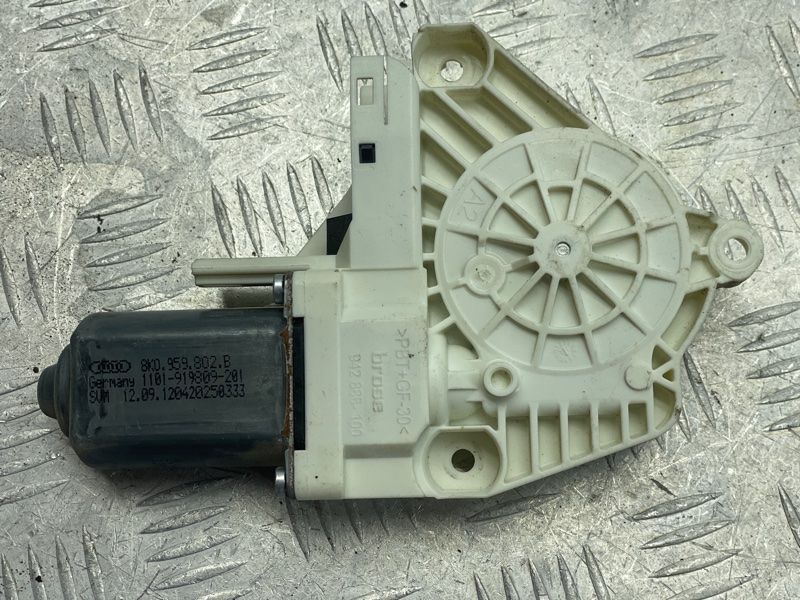 Мотор склопідйомника 8K0959802B Audi A7