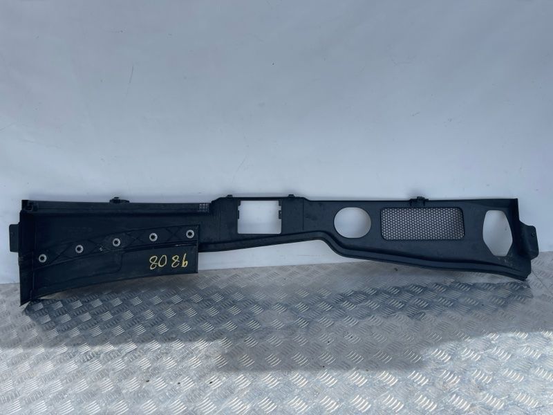 Кожух водовідвідного короба 8R1819447C01C Audi Q5