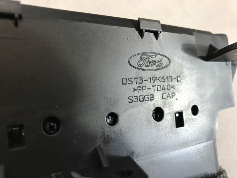 Дефлектор повітропроводу DS7319K617C Ford Fusion