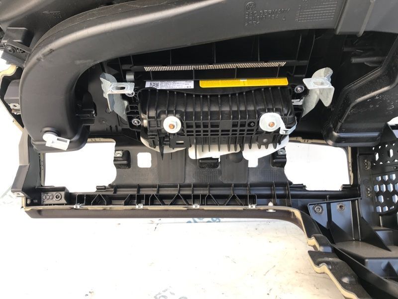 Торпедо з подушкою безпеки 7P1857003GHA3 Volkswagen Touareg
