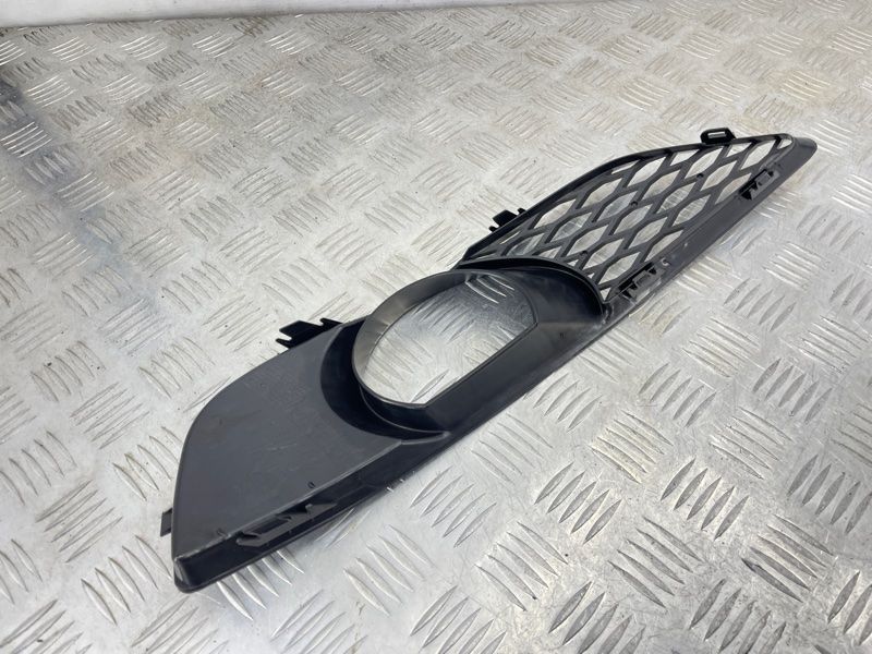 Накладка противотуманной фары s-line 4L0807676C01C Audi Q7