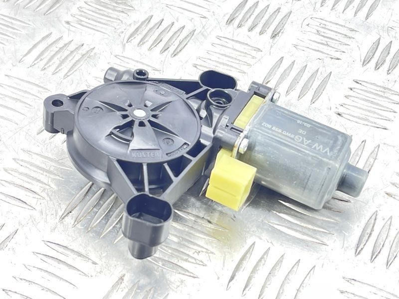 Мотор склопідйомника 8W0959802 Audi Q7