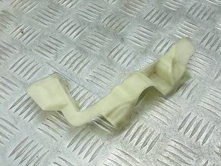 Направляюча переднього бампера 8W0807284 Audi A4