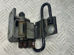 Петля дверей нижня 3C8831412B Volkswagen CC
