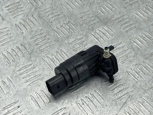 Насос омывателя стекла 1K6955651 Audi Q7 Audi A3, Audi A3 e-tron, Audi A4, Audi A4 Allroad, Audi A6, Audi A6 Allroad, Audi A7, Audi A8, Audi e-tron, Audi e-tron GT, Audi e-tron S, Audi Q3, Audi Q4 e-tron, Audi Q5, Audi Q7, Audi Q8, Audi Q8 e-tron, Audi RS3, Audi RS6 Avant, Audi RS7, Audi RS e-tron GT, Audi RS Q8, Audi S3, Audi S4, Audi S6, Audi S7, Audi S8, Audi SQ5, Audi SQ7, Audi SQ8, Audi SQ8 e-tron, Volkswagen Atlas, Volkswagen Atlas Cross Sport, Volkswagen e-Golf, Volkswagen Golf, Volkswagen Golf Alltrack, Volkswagen Golf R, Volkswagen Golf SportWagen, Volkswagen GTI, Volkswagen ID.4, Volkswagen Jetta, Volkswagen Passat, Volkswagen R32, Volkswagen Rabbit, Volkswagen Taos, Volkswagen Tiguan, Volkswagen Tiguan Limited, Volkswagen Touareg