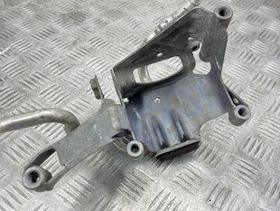 Кронштейн 4H0399069G Audi A8