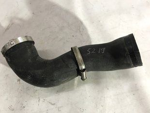 Патрубок інтеркулера 5QF145832 Volkswagen Tiguan