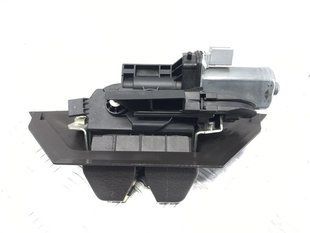 Замок кришки багажника 7P0827505J Volkswagen Touareg