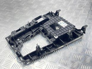 Кронштейн центральной консоли 80B864261A Audi Q5